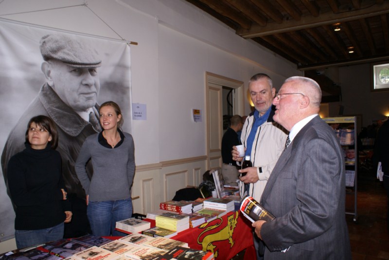 Stand des Amis de Jean Mabire